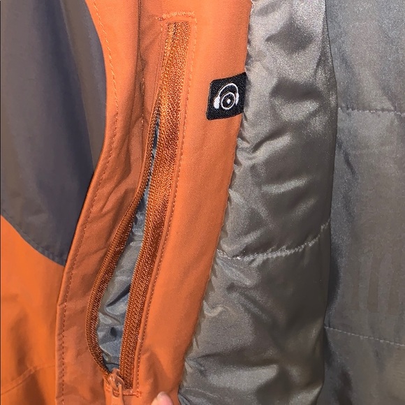 Host Pick - Rust/Gray Columbia Coat - Picture 5 of 7